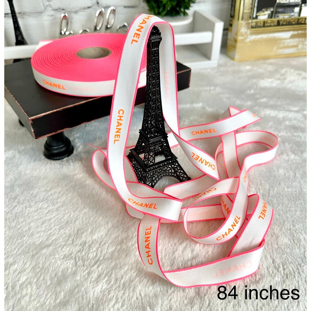 CHANEL Pink and orange special Mother’s Day ribbon